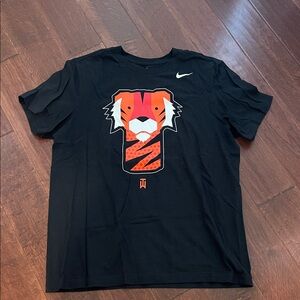Men’s Tiger Woods Nike tee